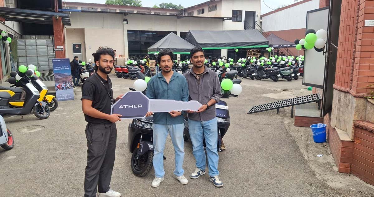 ATHER नेपालद्वारा एकै दिन २०८ वटा विद्युतीय स्कुटर हस्तान्तरण, नयाँ कीर्तिमान कायम