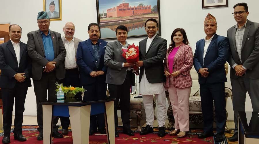 गभर्नर पौडेलसँग महासंघको प्रतिनिधिमण्डलको भेट: नीतिगत स्थायित्व र लगानीमैत्री वातावरणमा छलफल