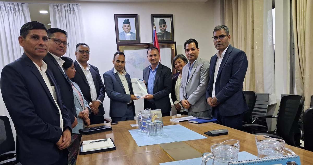 सार्वजनिक सेवा प्रसारण नेपालको पहिलो वार्षिक प्रतिवेदन सरकारसमक्ष पेश