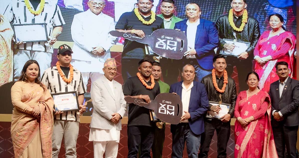 दशौं पोखरा स्पोट्र्स अवार्ड प्रदीप र नारायणीलाई